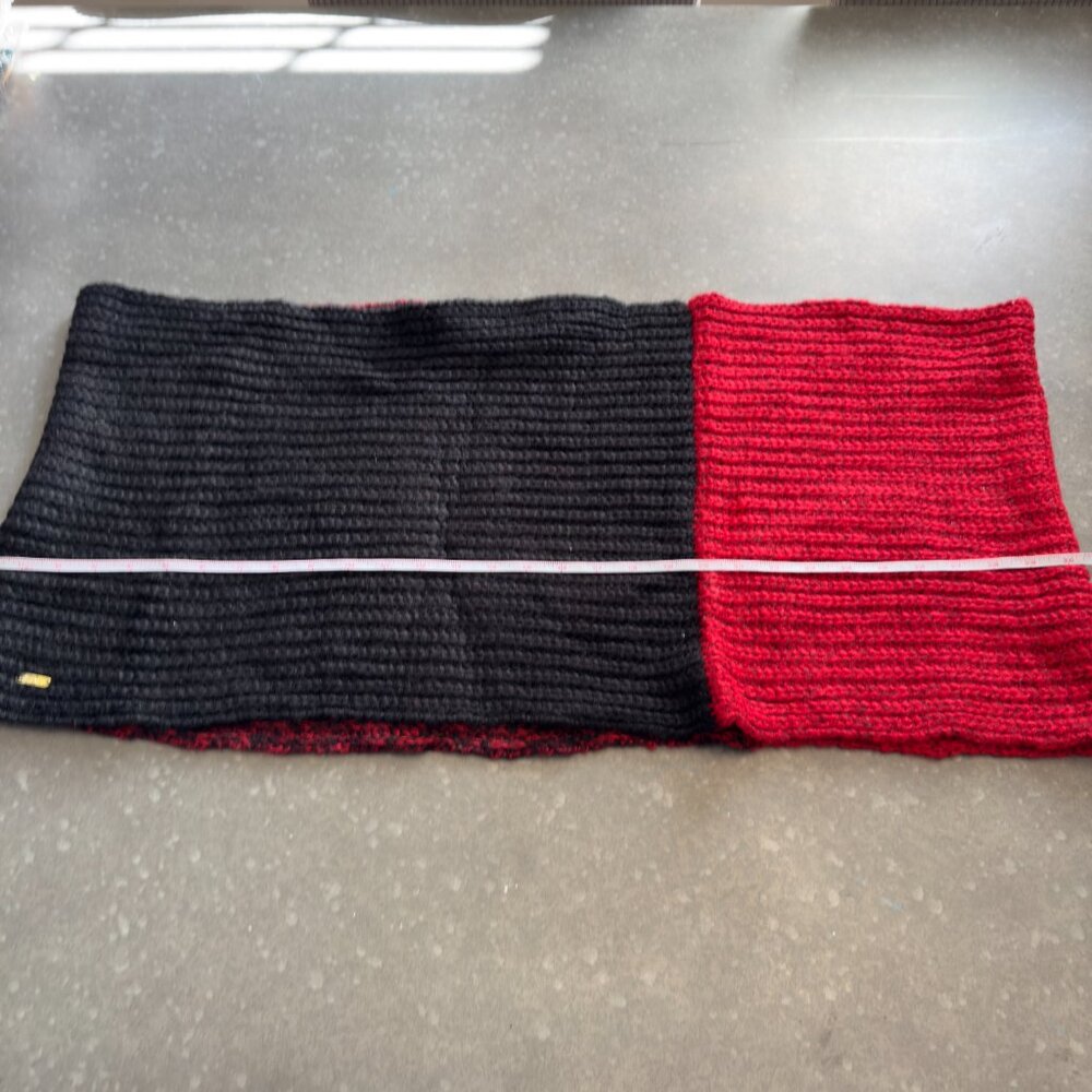 Calvin Klein Women’s Infinity Loop Scarf - Picture 5 of 6